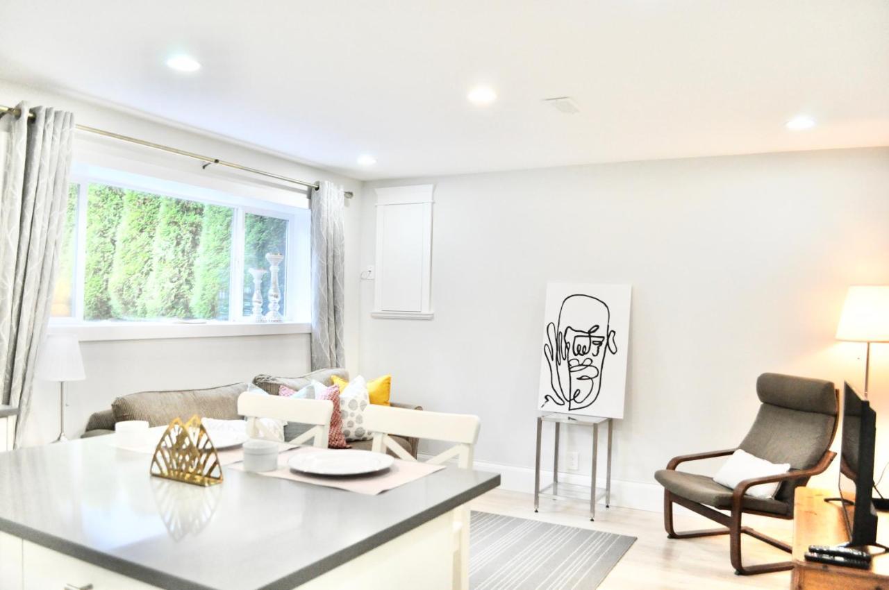 Stylish 1 Bedroom Suite In North Vancouver 10 Mins Ski Екстер'єр фото